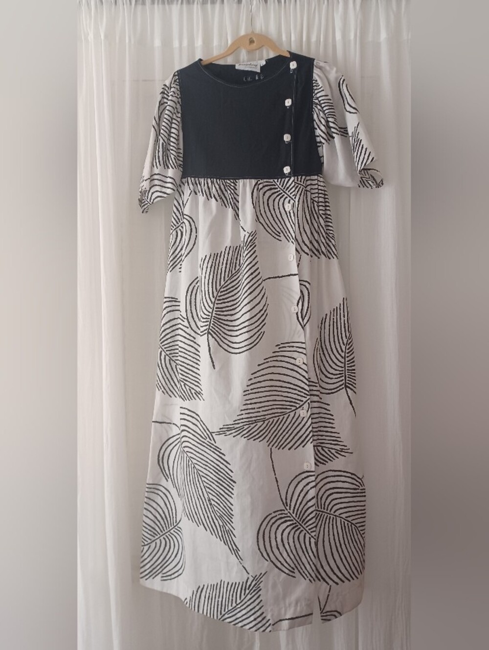 Vintage Black & White Leaf Print Dress